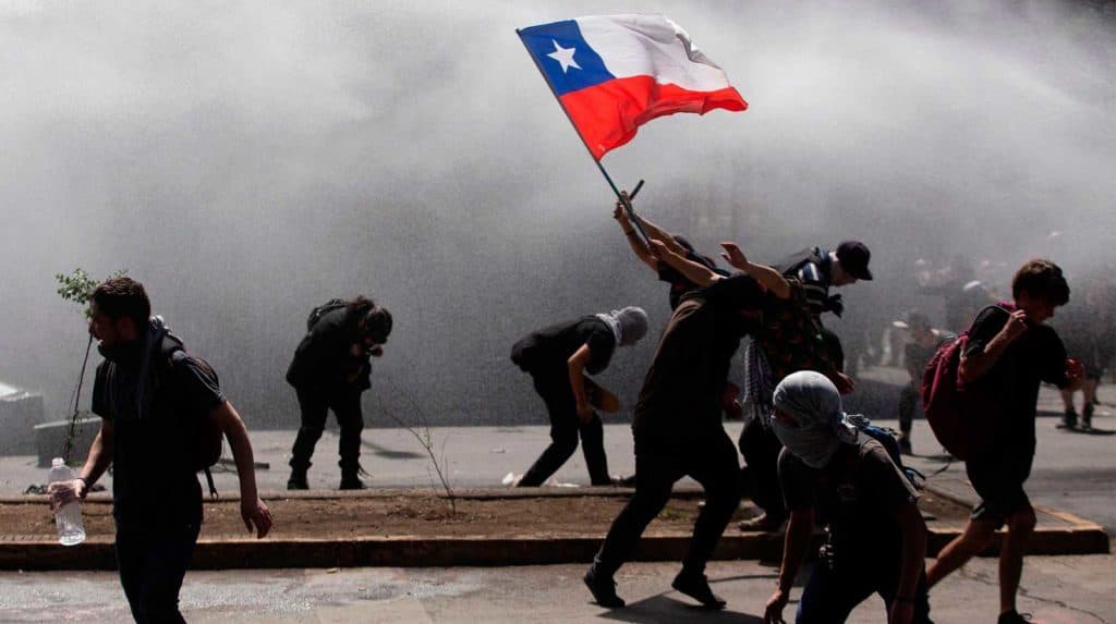 Manifestantes piden en Chile renuncia del presidente Piñera