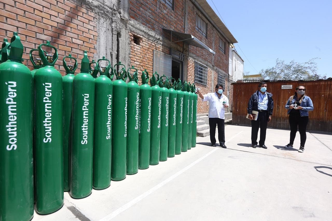 Entregan balones de oxígeno para hospitales