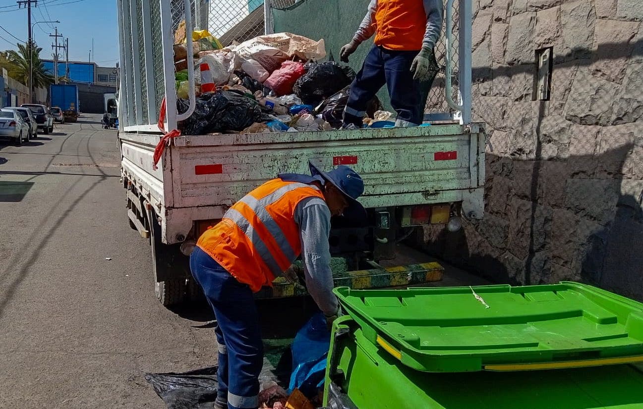 Paralizan limpieza en Cercado por protesta de trabajadores
