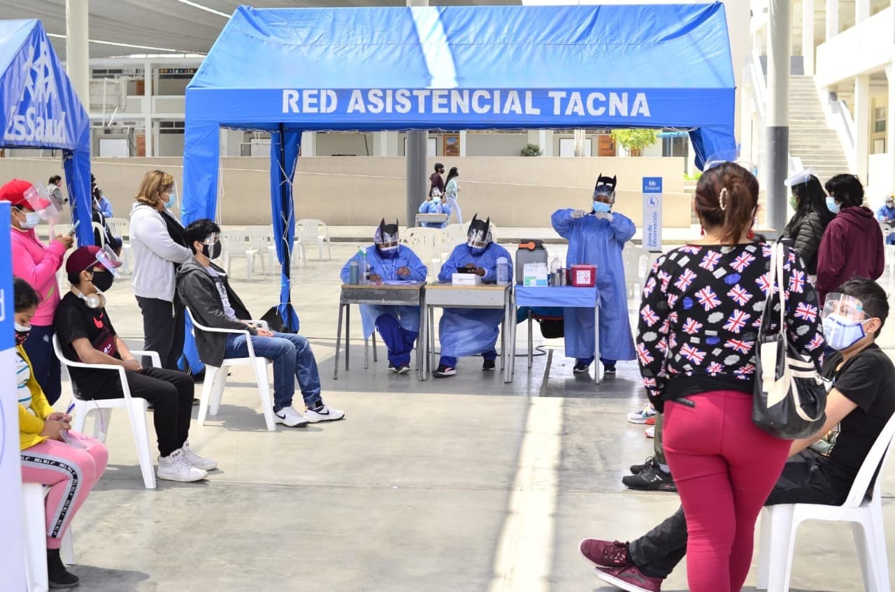 Tacna continúa con vacunación a menores de 14 a 17 años