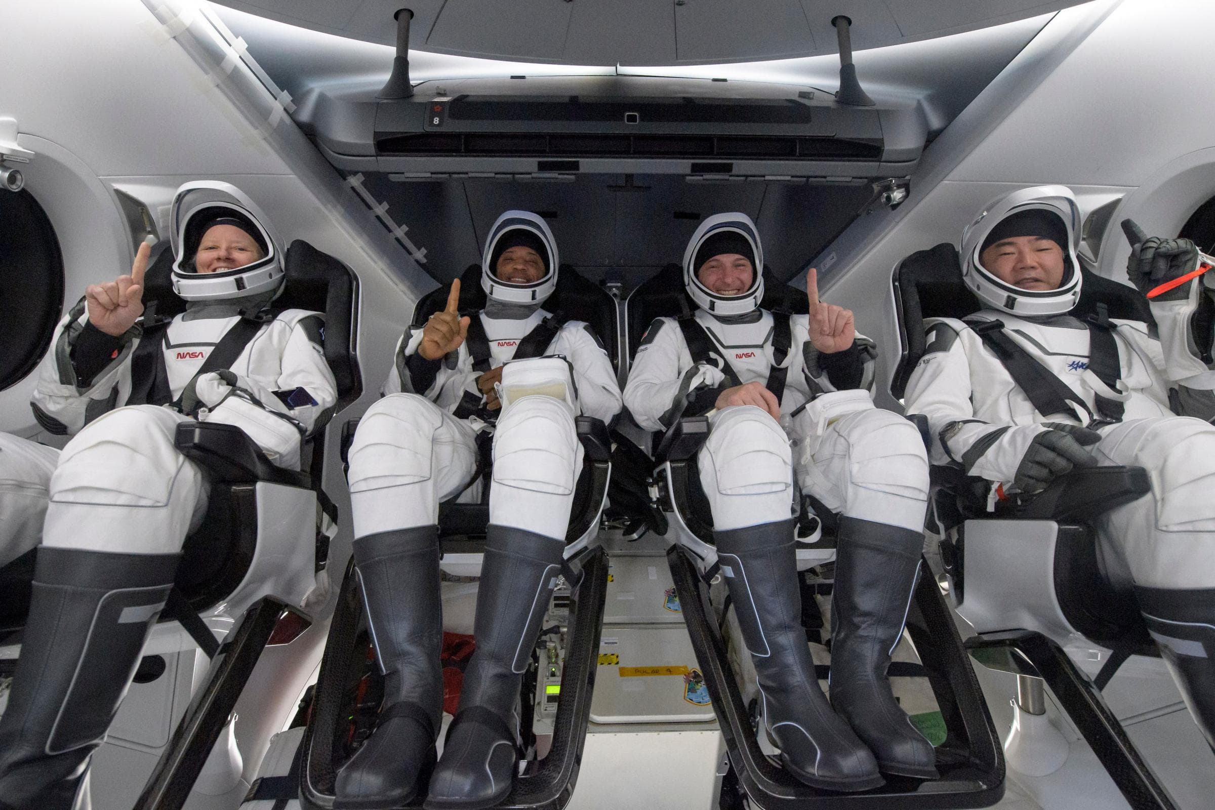 Estados Unidos: cuatro astronautas llegan a la Tierra en nave SpaceX
