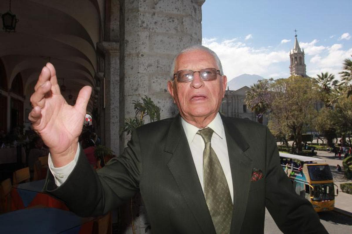 Exalcalde de Arequipa falleció de COVID-19 a los 90 años