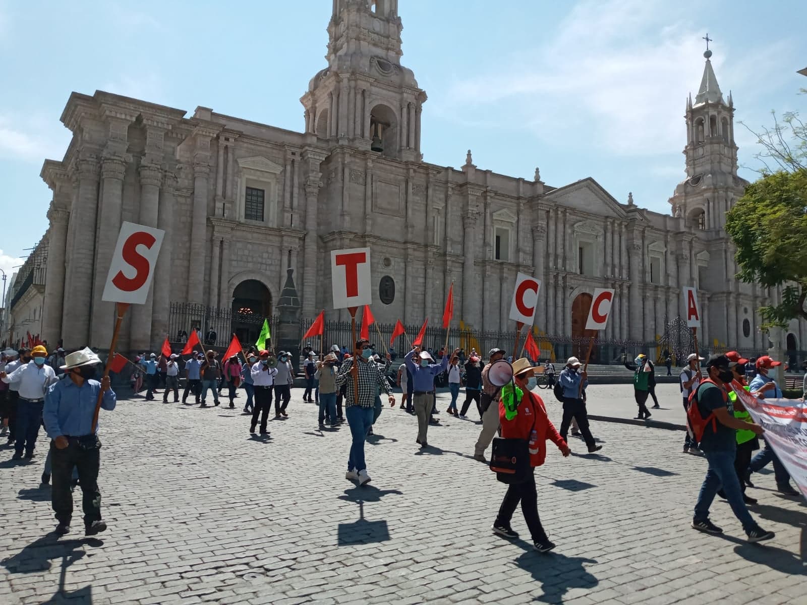 Arequipa: obreros de Construcción Civil exigen reactivación de obras