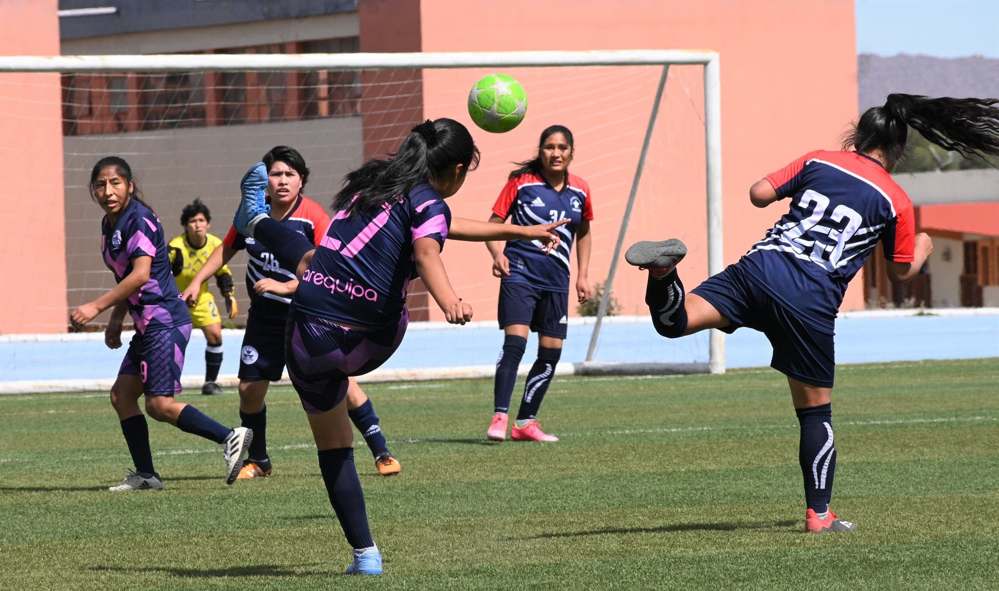 Brilla el fútbol femenino en campeonato local