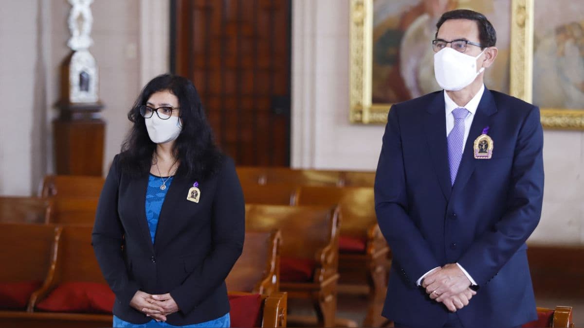 Martín Vizcarra y su esposa dan positivo a COVID-19