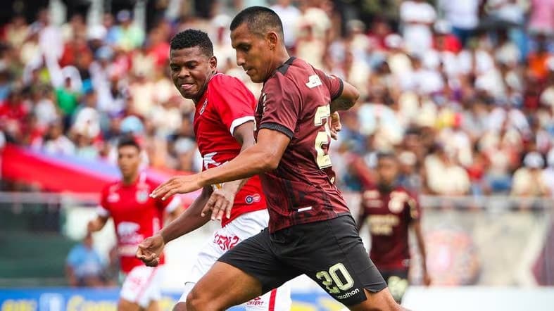 Universitario va por el liderato del Apertura ante Unión Comercio