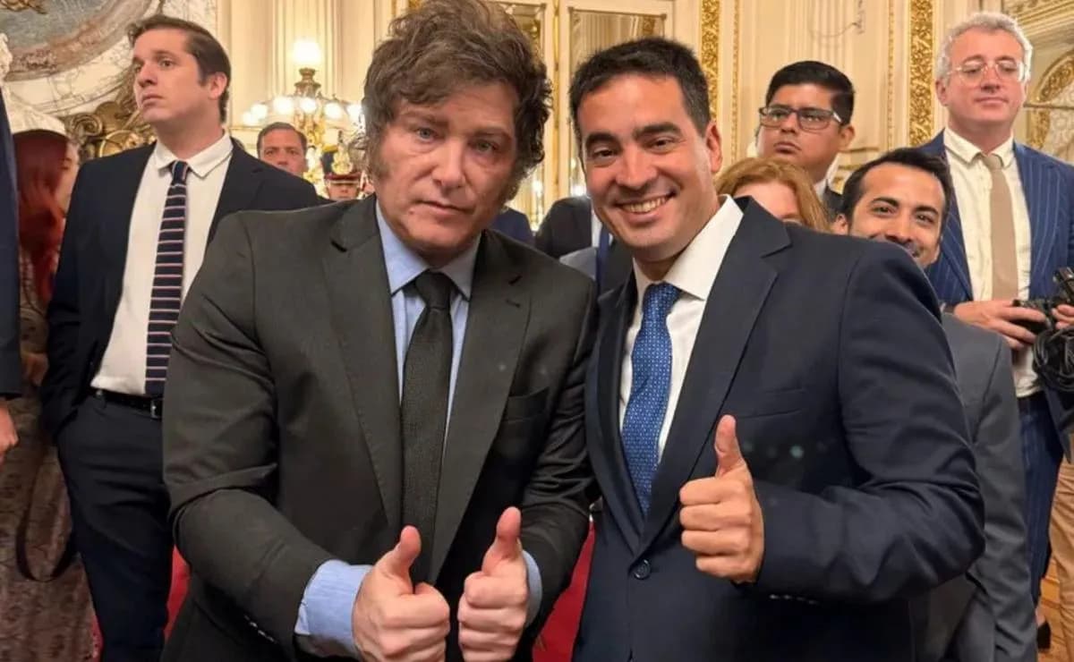 Javier Milei reemplaza a portavoz investigado por dudoso patrimonio