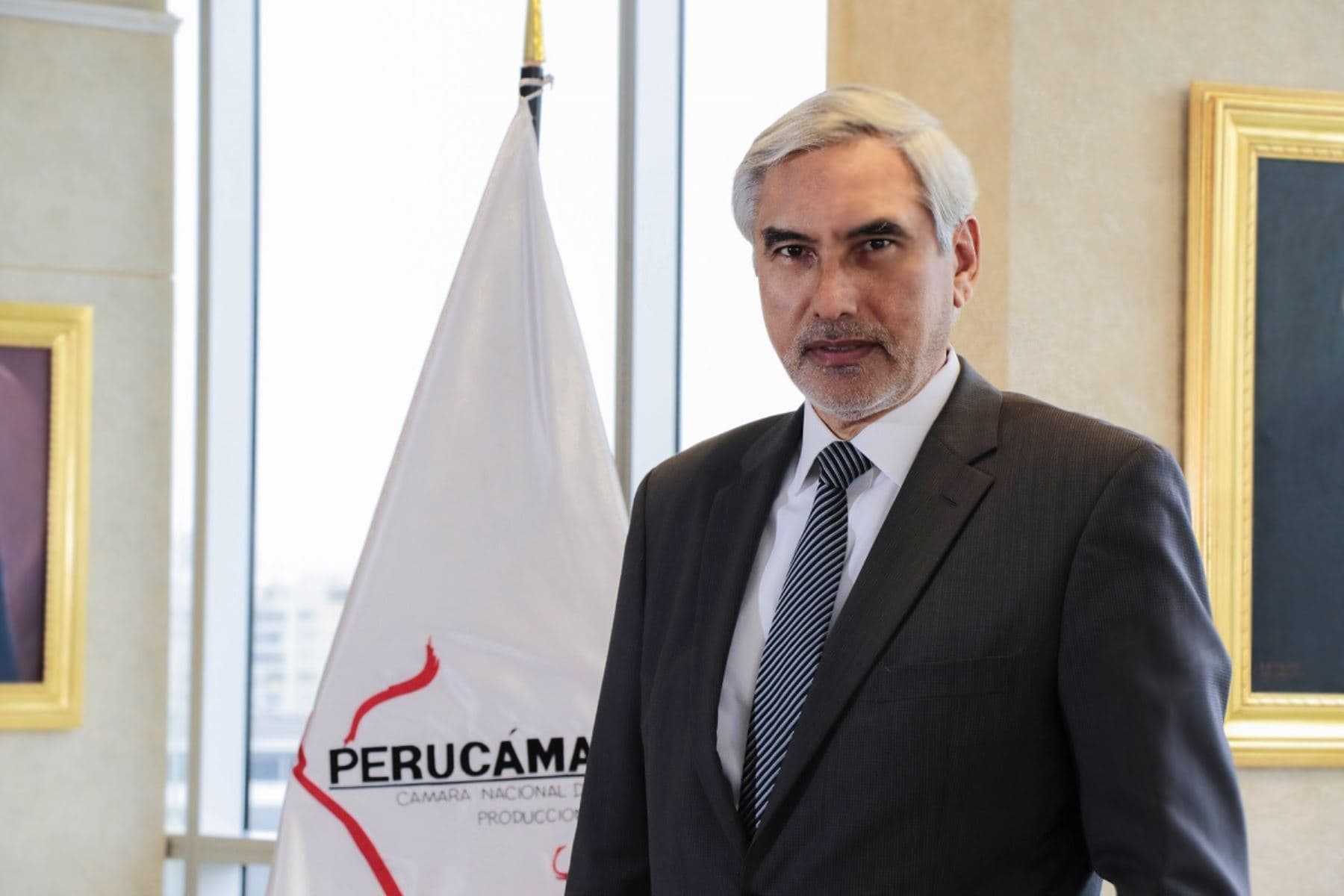 Pedro Castillo se reunió con presidentes de cámaras de comercio del país