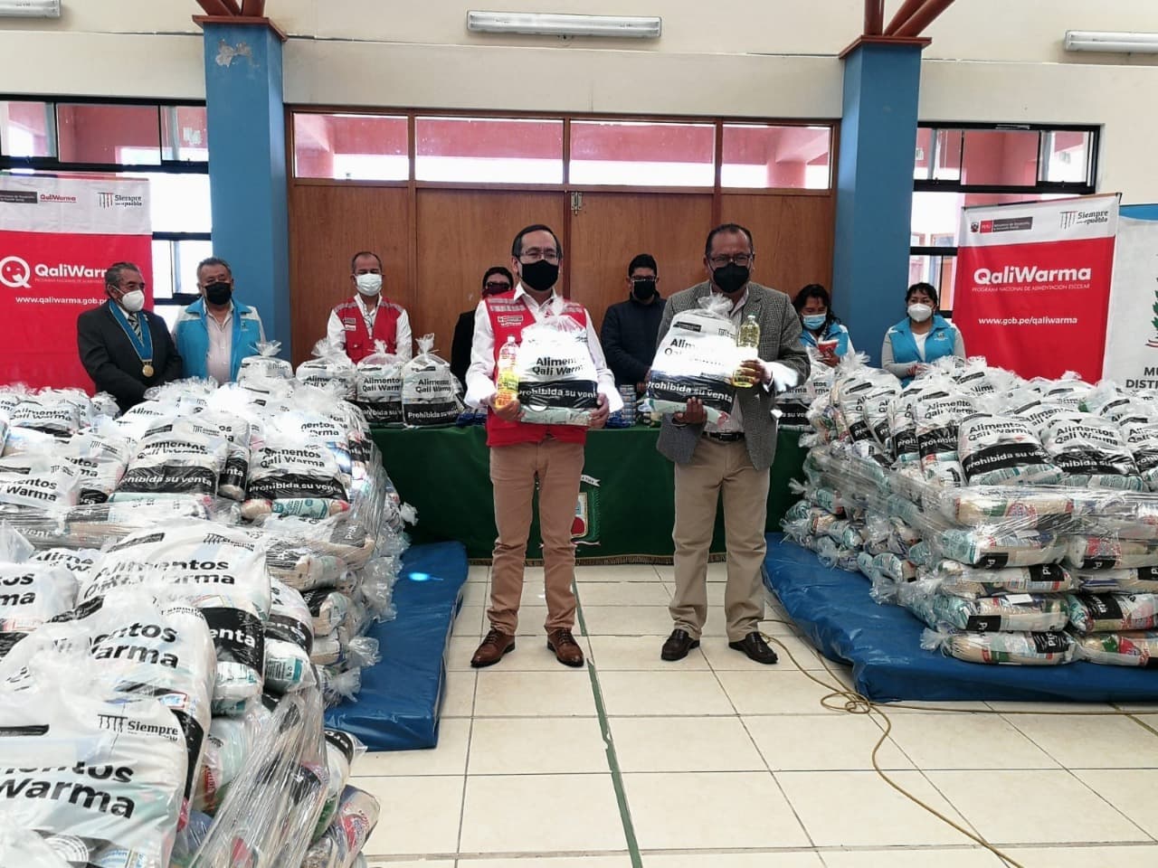 Entregaron 171 toneladas de alimentos a 14 municipios de Arequipa