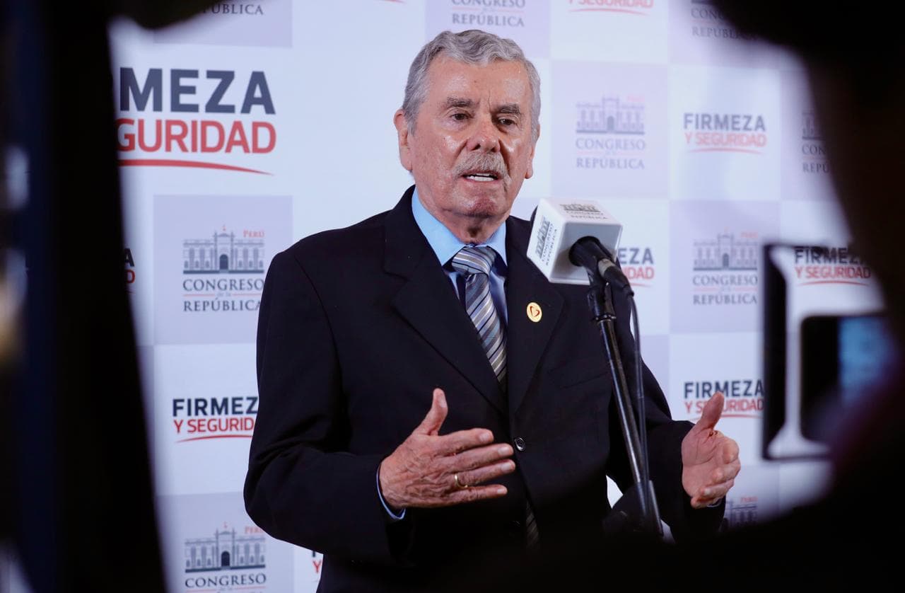 Rospigliosi rechaza mociones de censura contra José Jerí