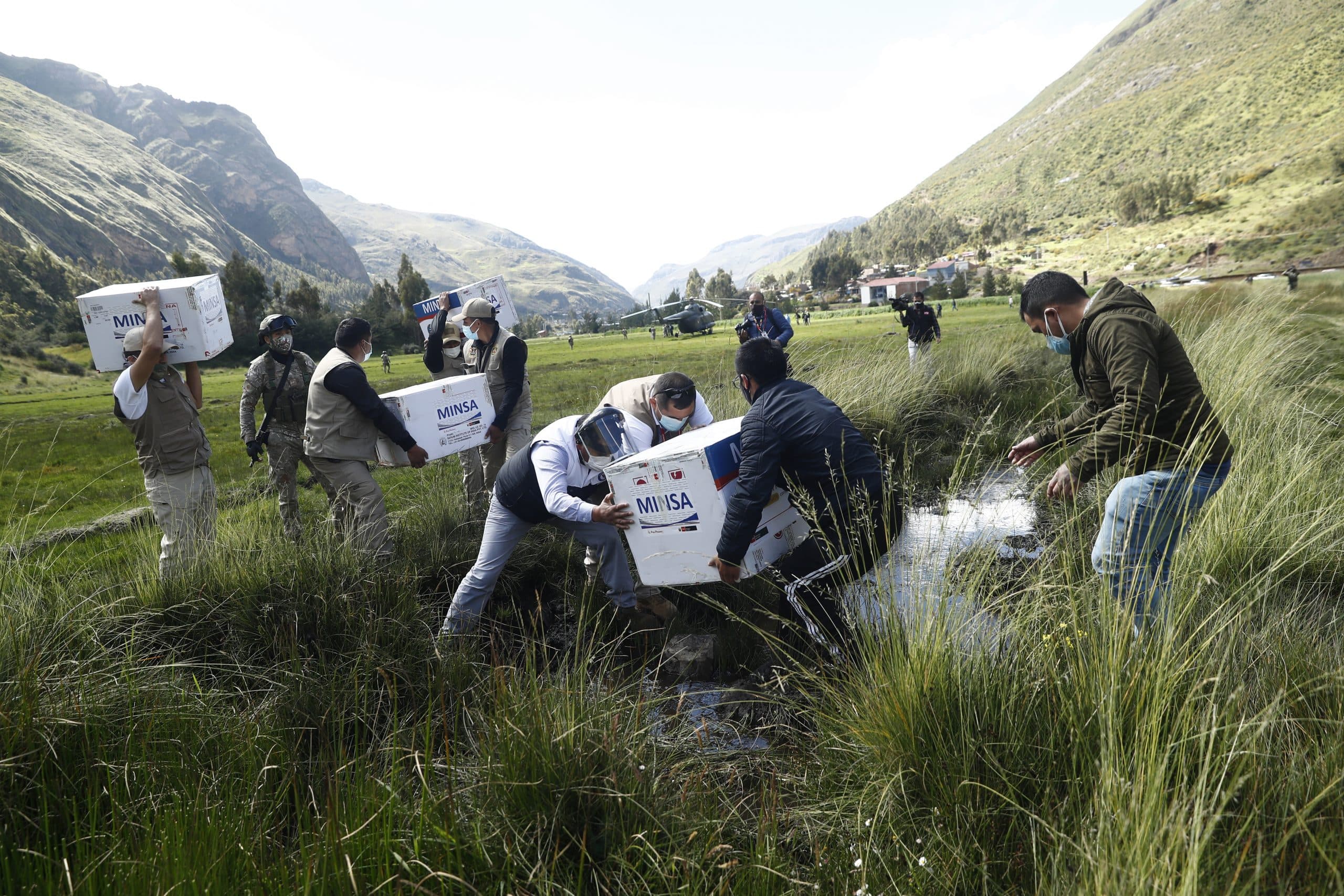 Nacional: Gobierno lleva vacunas a todas las regiones