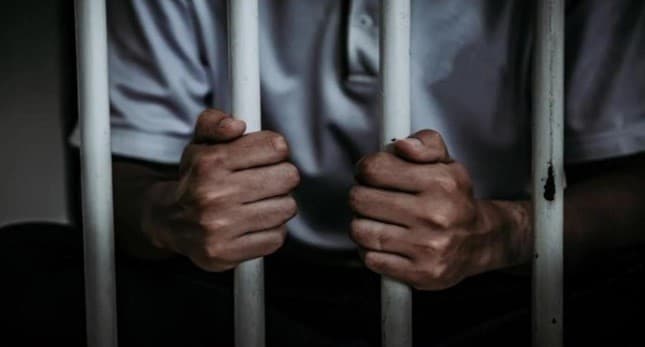 Irá 17 años a prisión por violar y embarazar a hijastra