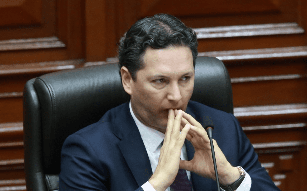 Aprueban denuncia constitucional contra Daniel Salaverry