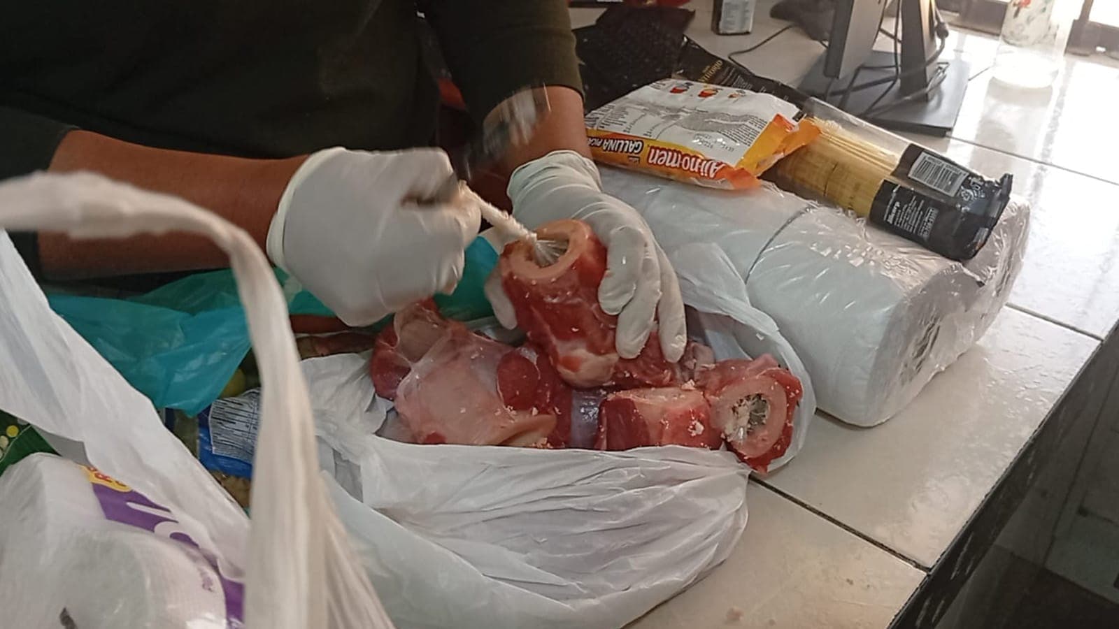 Mujer intentó pasar marihuana en carne de res a penal de Camaná