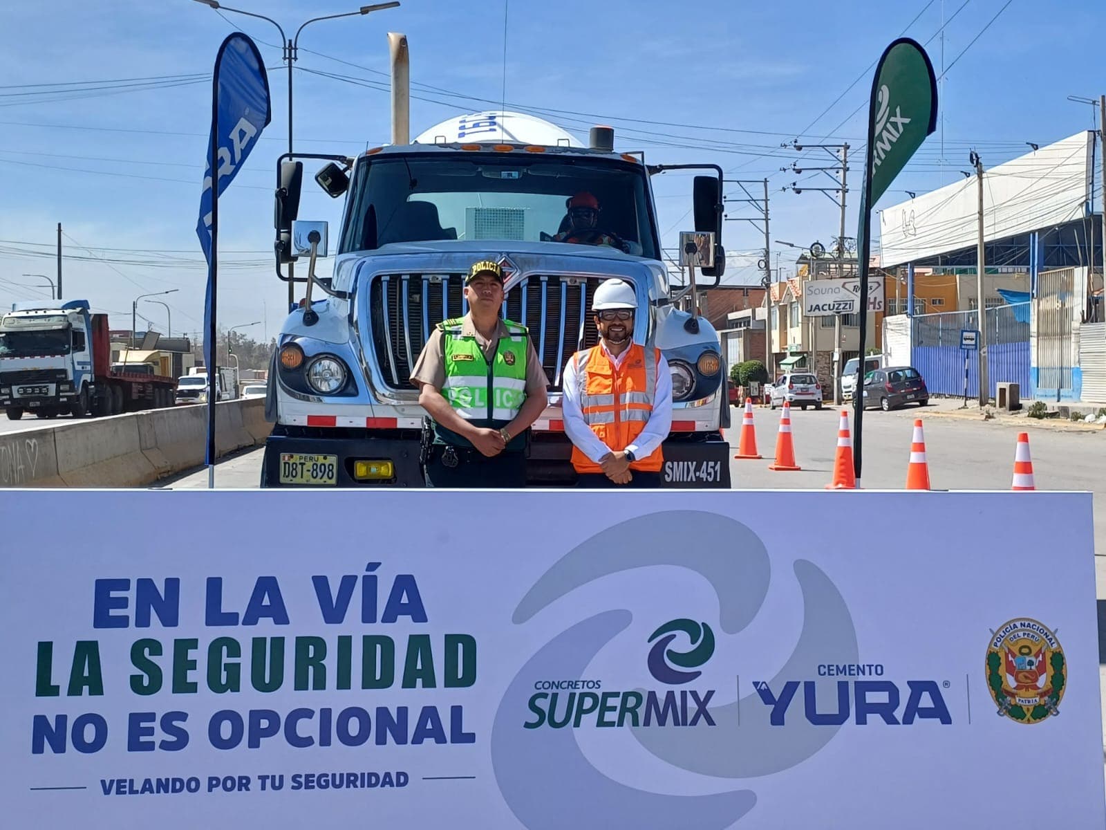 Concretos Supermix, Yura y la Policía realizaron campaña de concientización vial en Arequipa