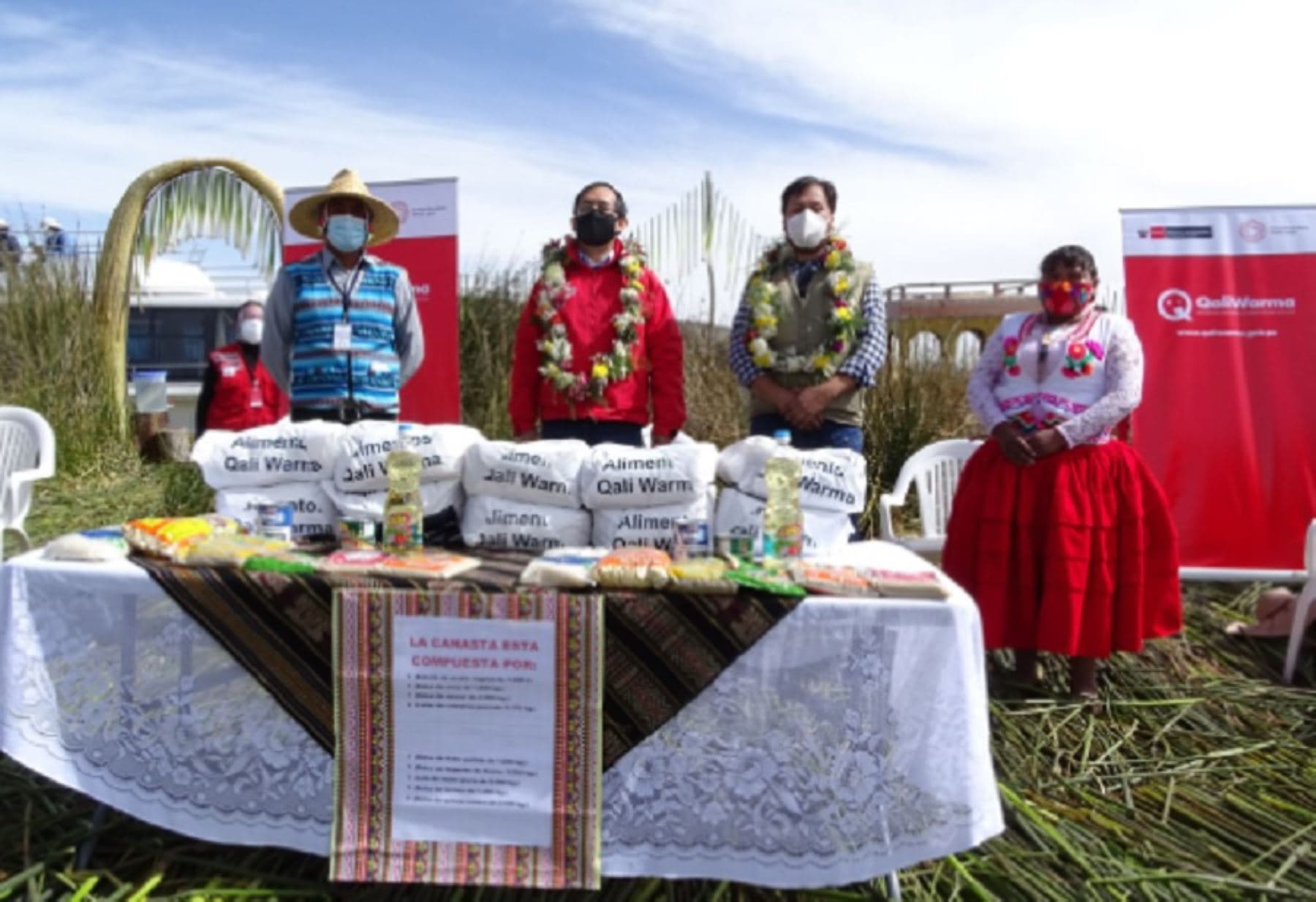 Puno: Qali Warma entrega 15 toneladas de alimentos para las comunidades de los Uros