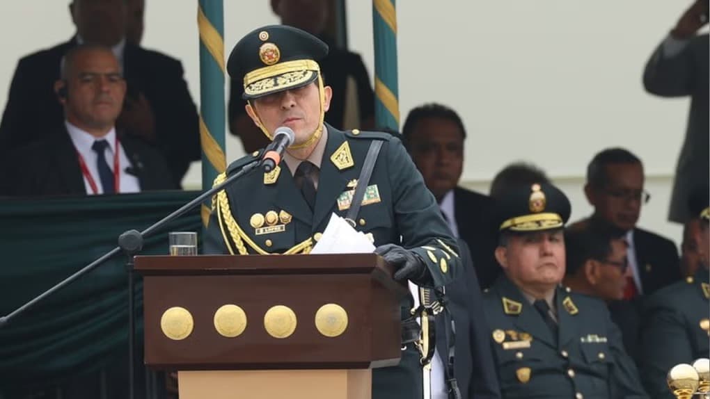 Fredy López asume comando general de la Policía Nacional