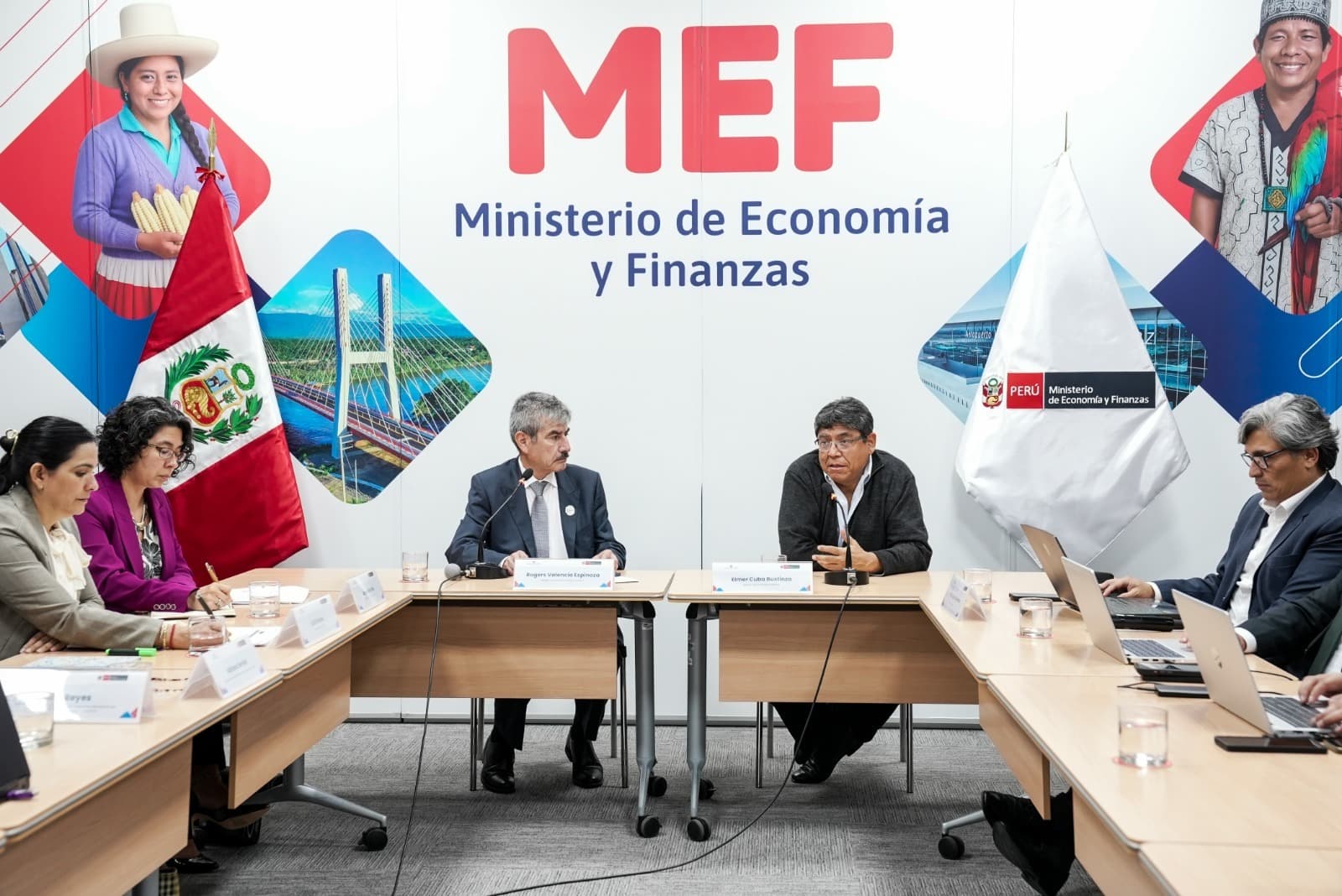 MEF fija prioridades del Presupuesto Público 2027