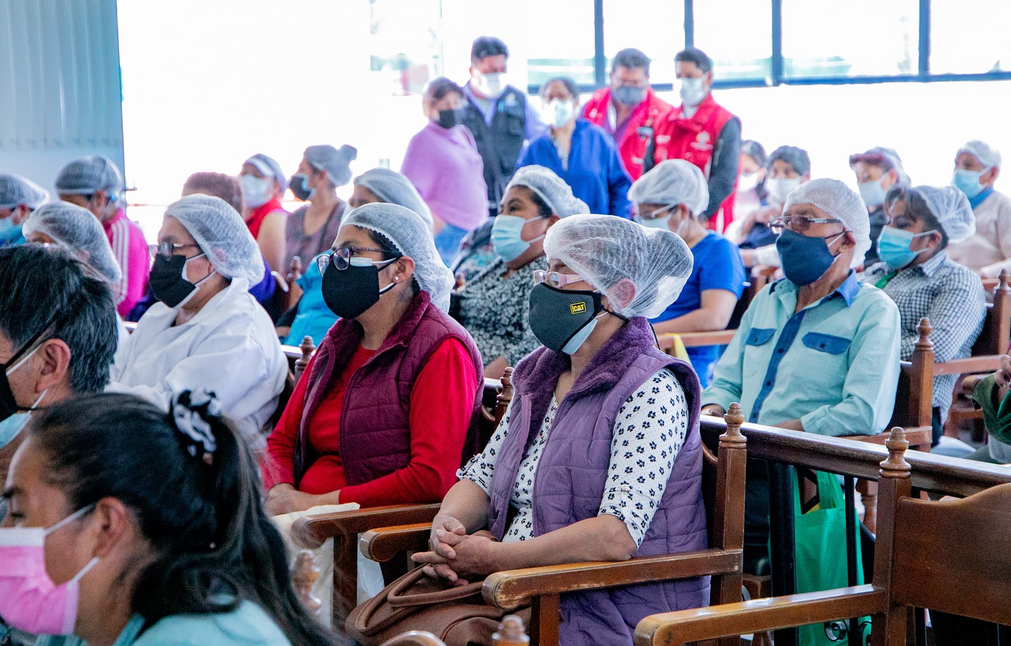 Capacitan a comerciantes de los 12 mercados de la comuna provincial