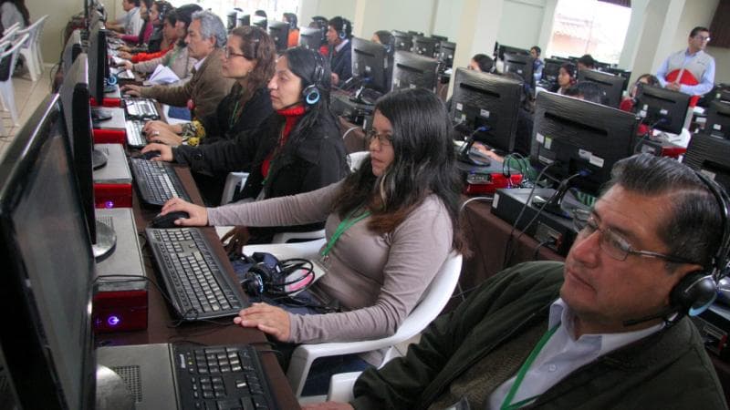 Capacitan a más de 4 mil docentes de educación para el trabajo