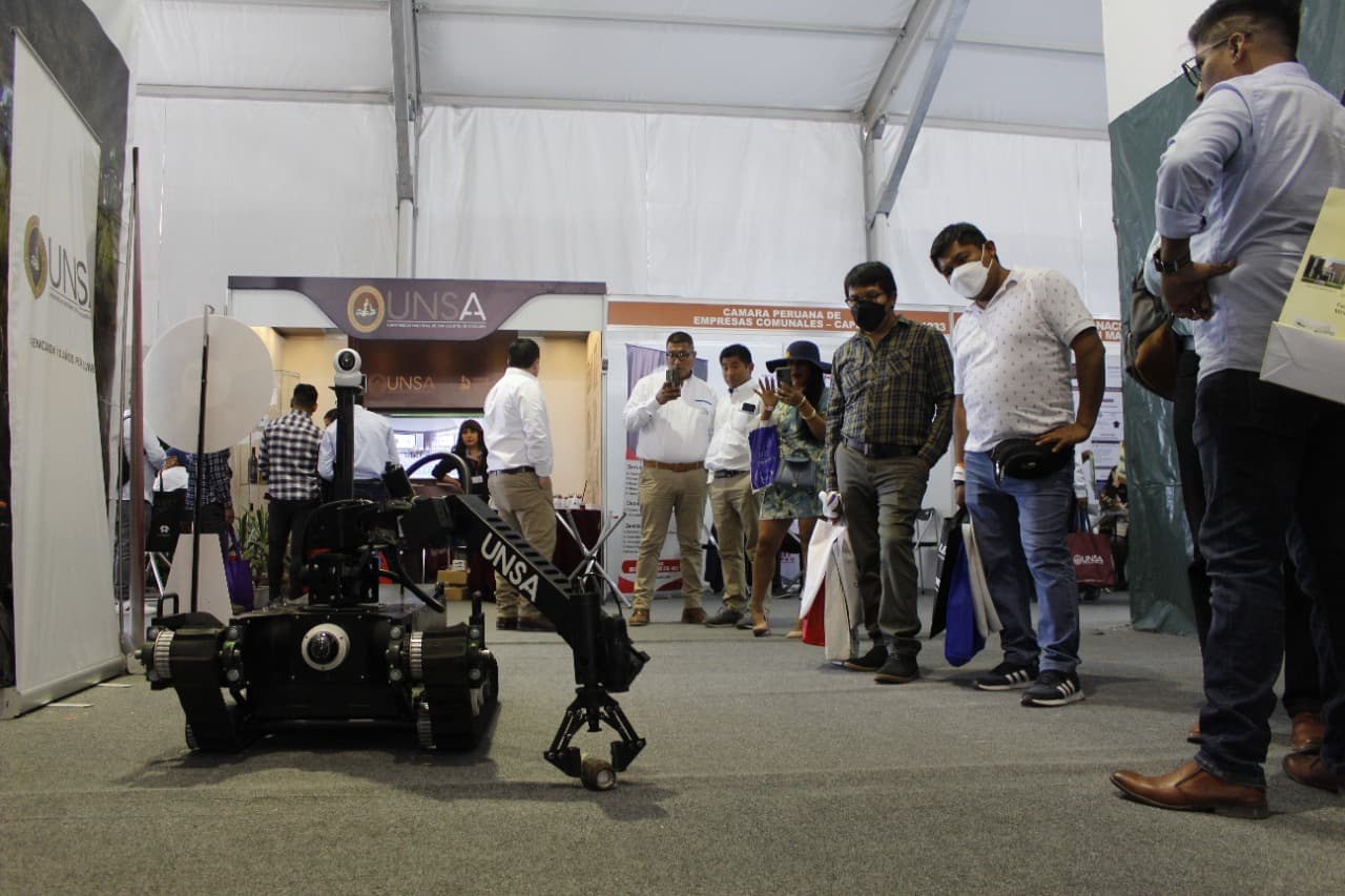 Unsa luce robot que desactiva explosivos