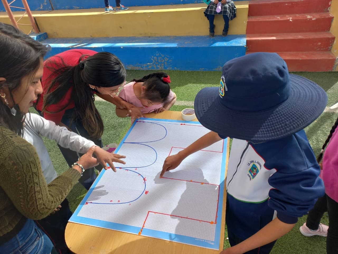 Los integran a la sociedad