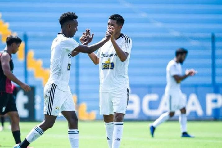 Melgar cayó por 4 a 0 contra Cristal