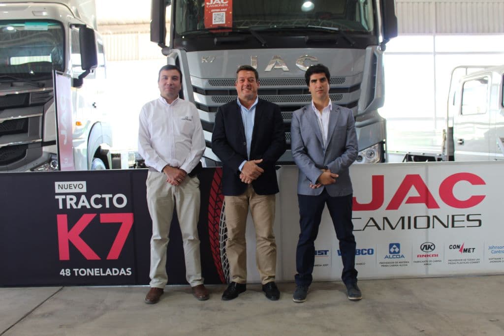 JAC Camiones y Grupo Roberts lanzan dos nuevos camiones