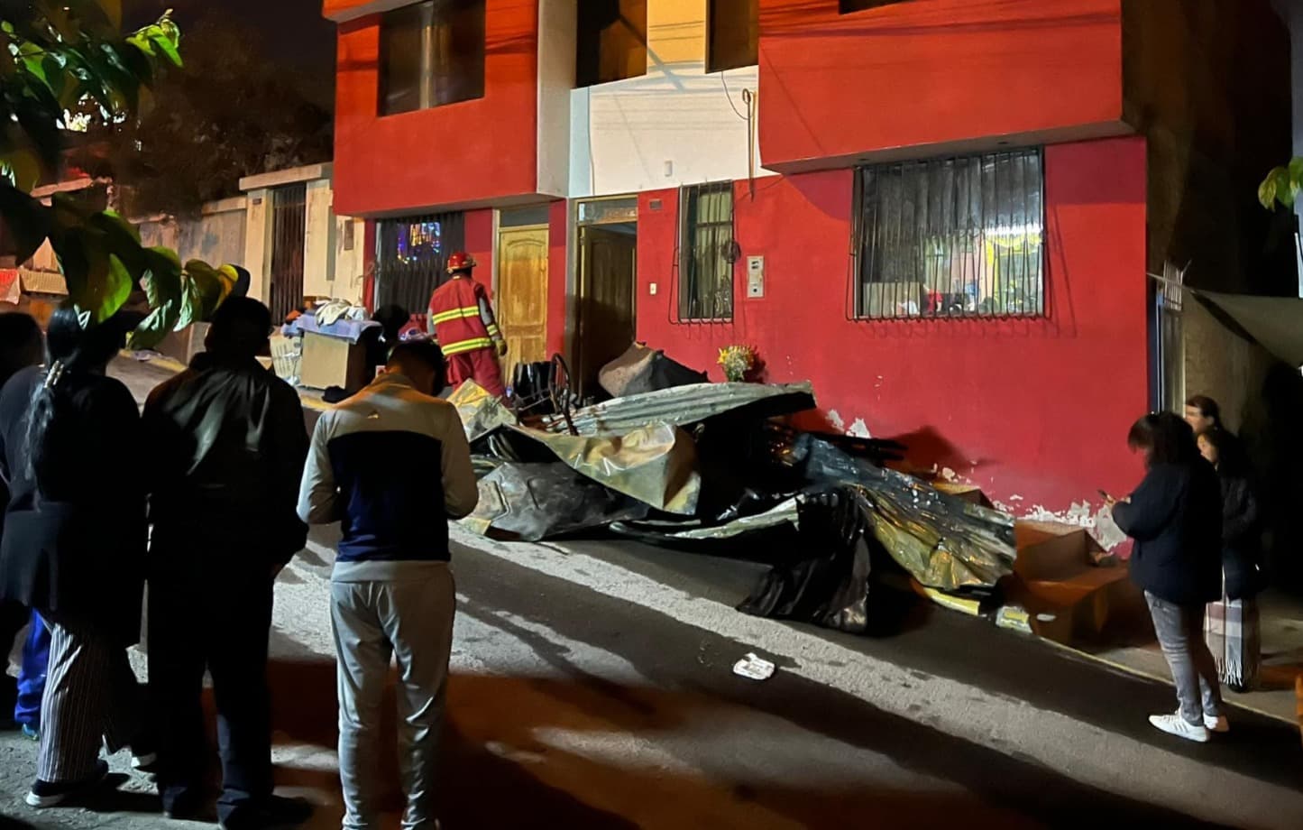 Bomberos atendieron 4 incendios simultáneos en varios distritos