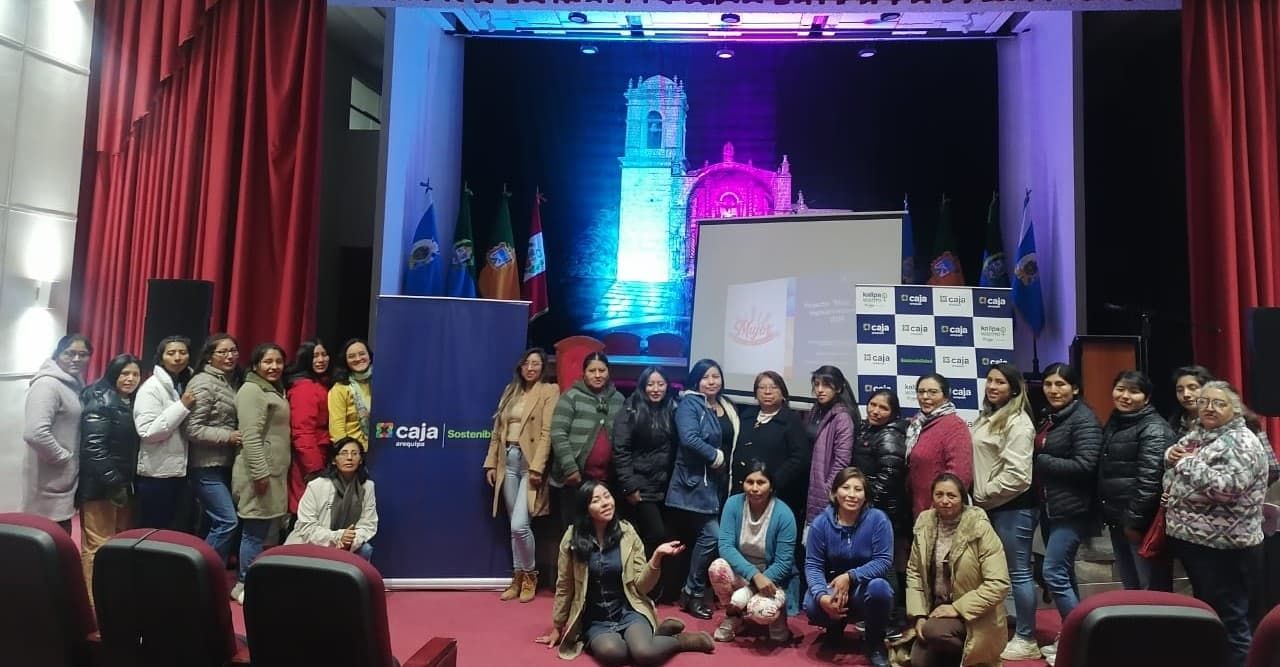 Emprendedoras de Juliaca y Puno son capacitadas por Caja Arequipa
