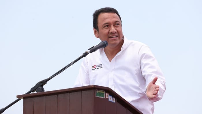 Ministro Ángel Manero insiste en que Perú no pasa hambre