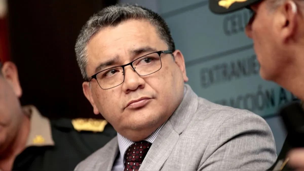 Ministro del Interior advierte acciones legales contra periodistas