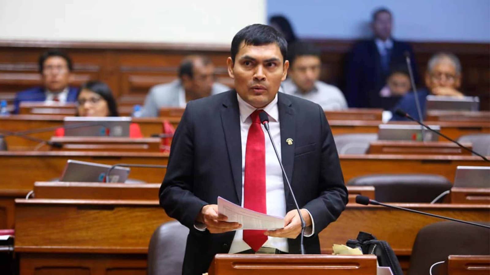 Américo Gonza: "Perú Libre es el 5% de aprobación del Congreso"