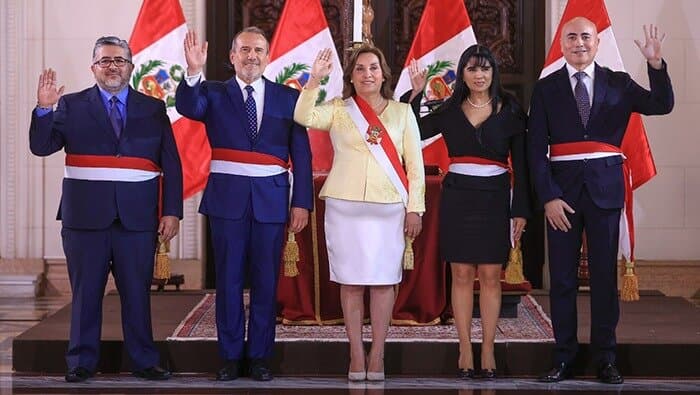 Nuevos ministros no cambian la problemática nacional