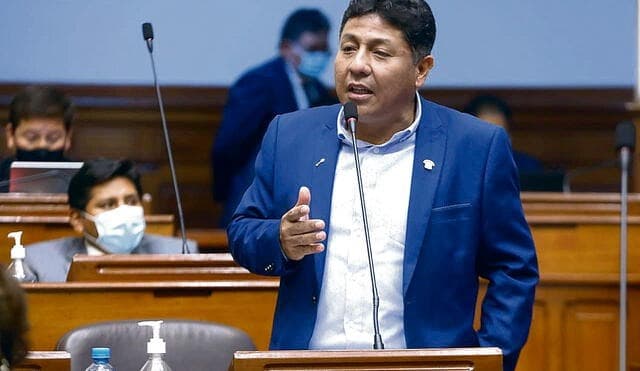 Congresista Raúl Doroteo es denunciado por su propio padre