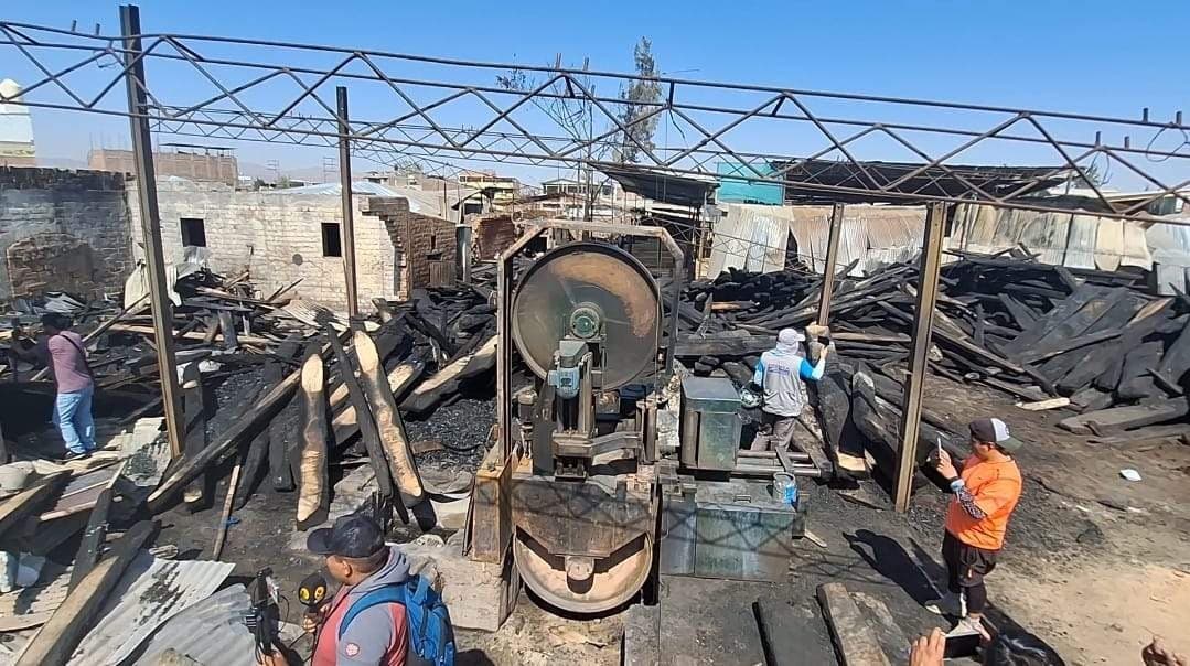 Comerciantes madereros piden ser reubicados tras incendio