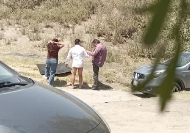 Funcionarios de Salud hacen uso indebido de camioneta oficial