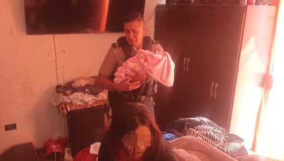Policías ayudan a madre a dar a luz en Cerro Colorado