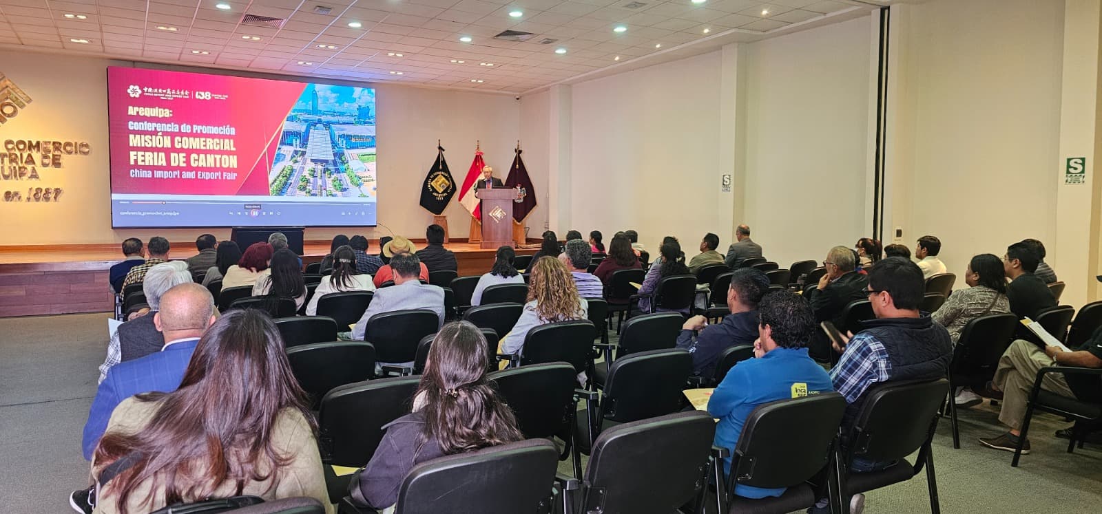 CCIA impulsa estrategias de negocios internacionales con 140 empresarios