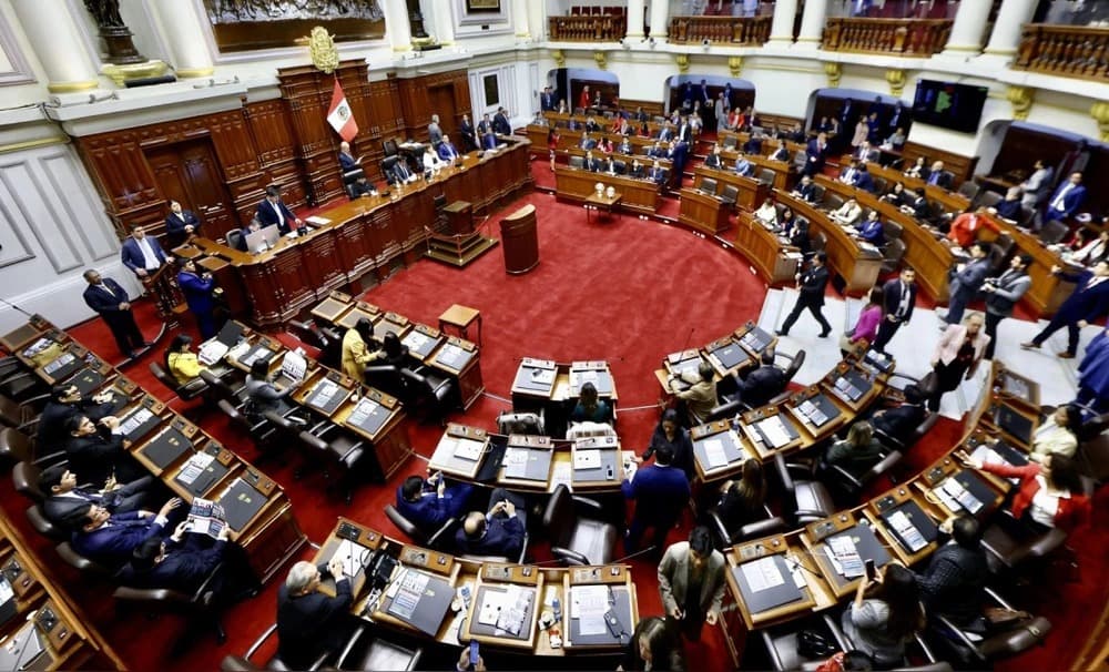Evalúan duplicar sueldo para senadores y diputados a S/ 35 mil