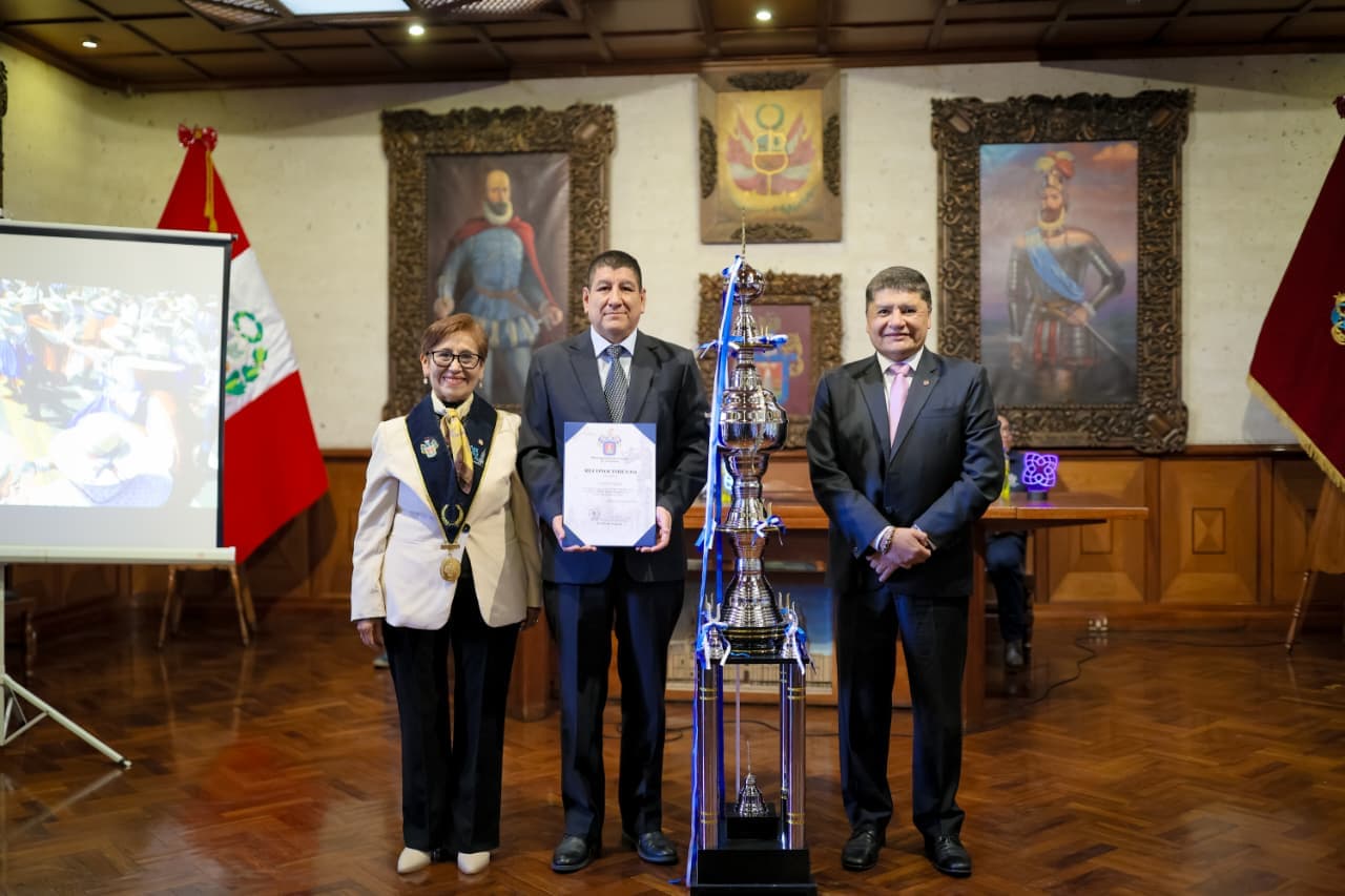 Premian a Caja Arequipa por mejor carro alegórico en el Corso 2025