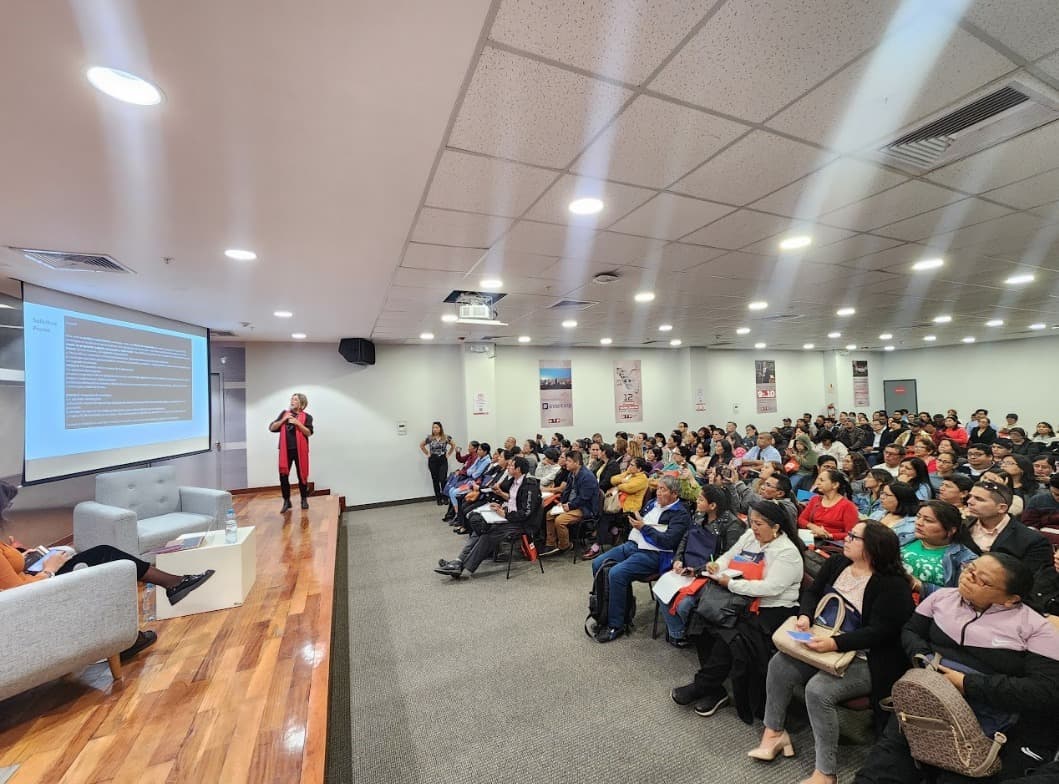 Organizan taller gratuito sobre IA para docentes en Arequipa