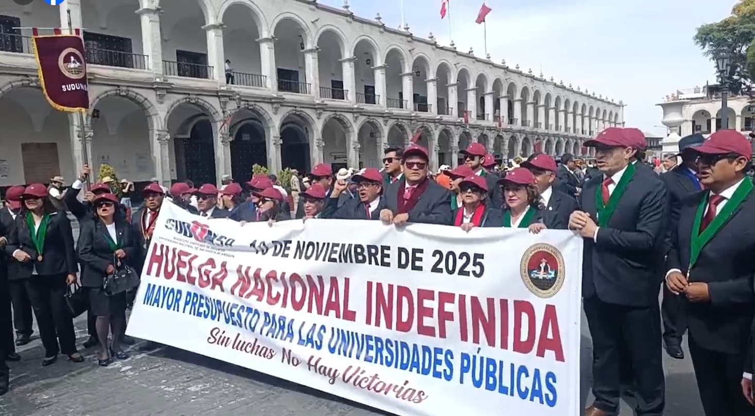 Más de mil docentes del Sudunsa acatan huelga nacional indefinida