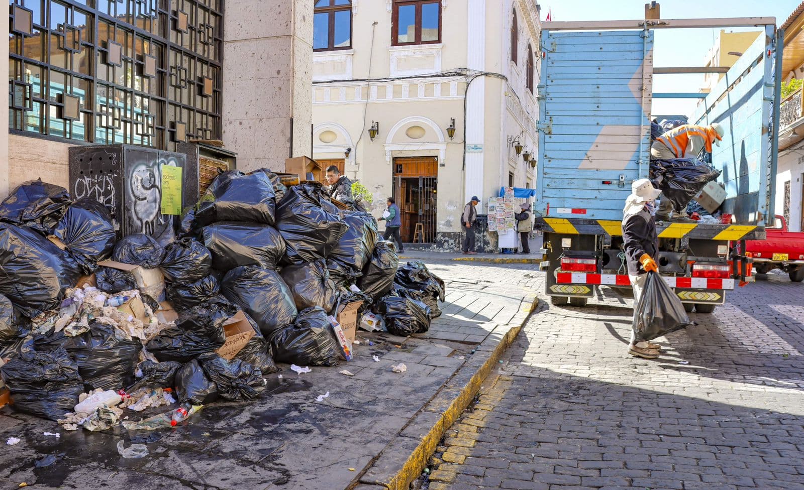 Habilitan canal para denunciar arrojo de basura en la vía pública
