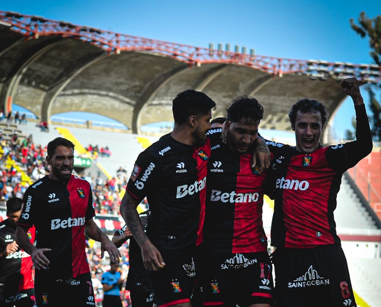 FBC Melgar tiene hoy un duro partido ante Universitario