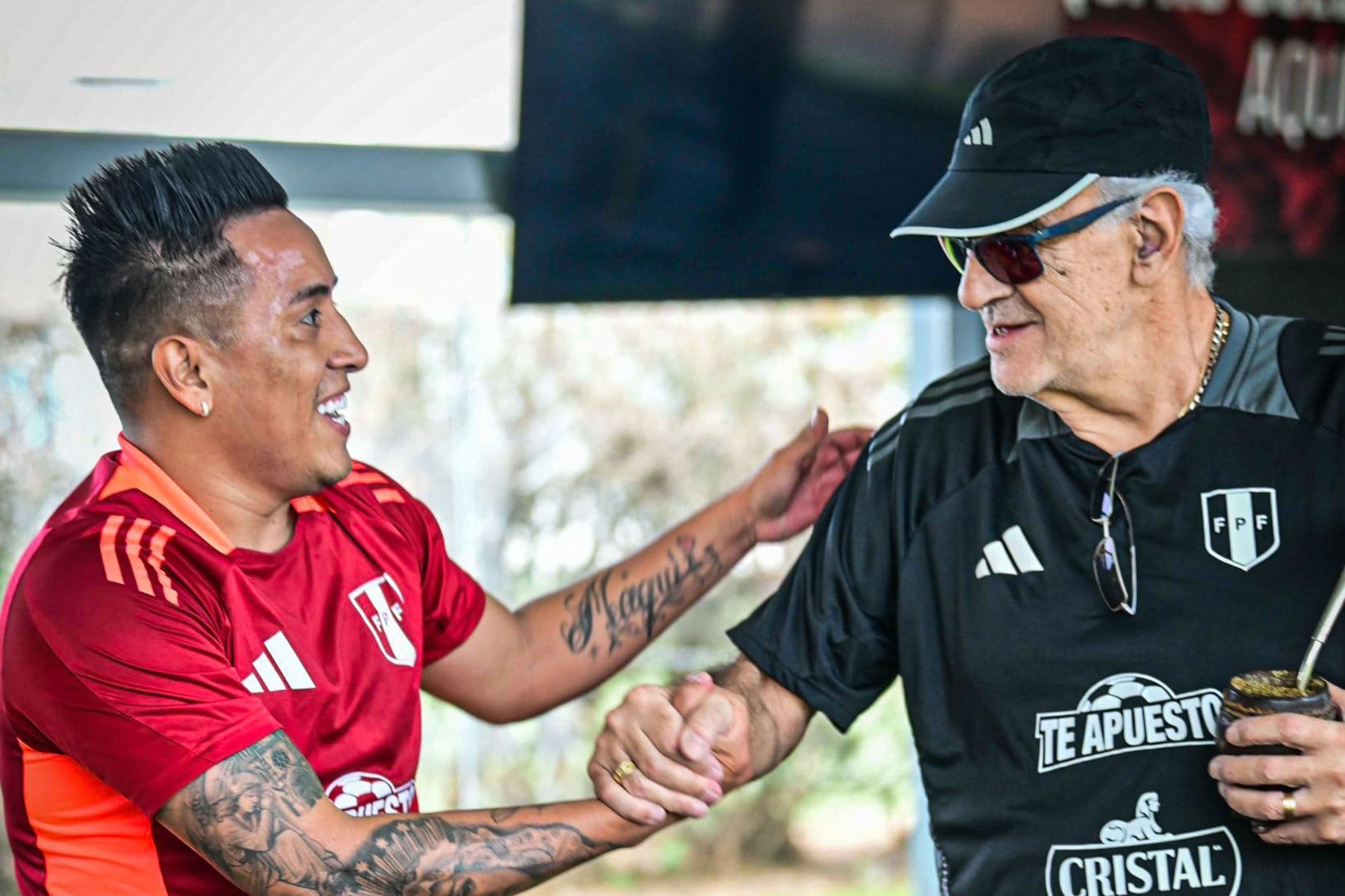Tapia y Corzo defienden convocatoria de Christian Cueva