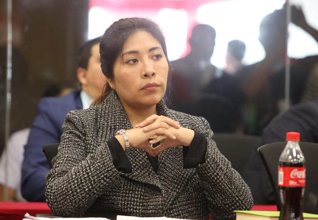 Fiscalía pide levantar secreto de comunicaciones de Betssy Chávez