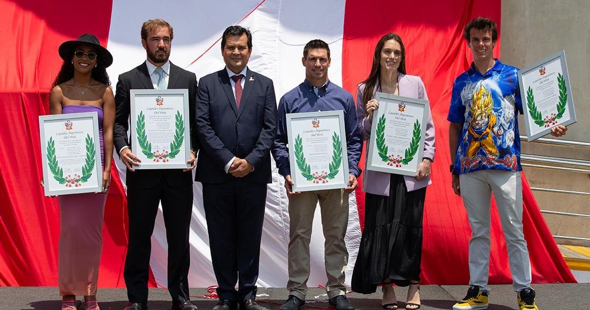 Entregan laureles deportivos a destacados atletas acuáticos