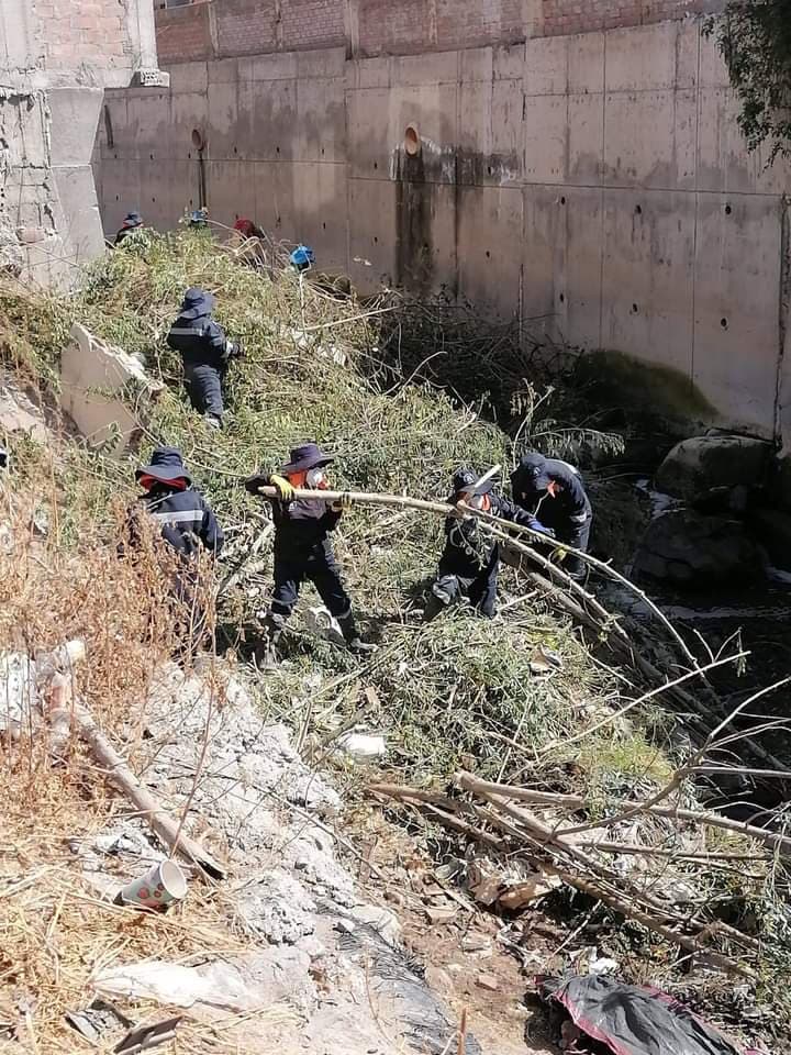 Recogen tres toneladas de basura de torrentera