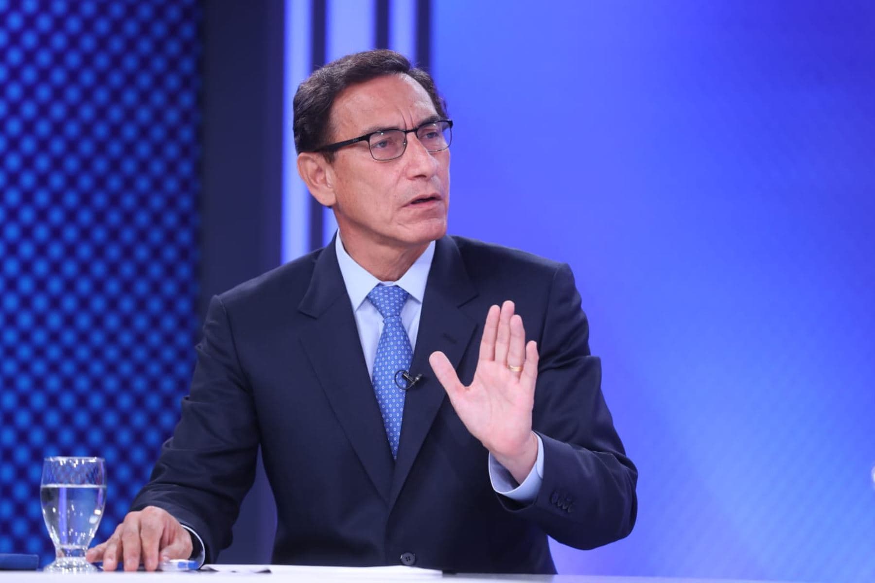 Piden que Vizcarra se aparte de Somos Perú